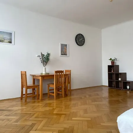 Apartma Apartman *